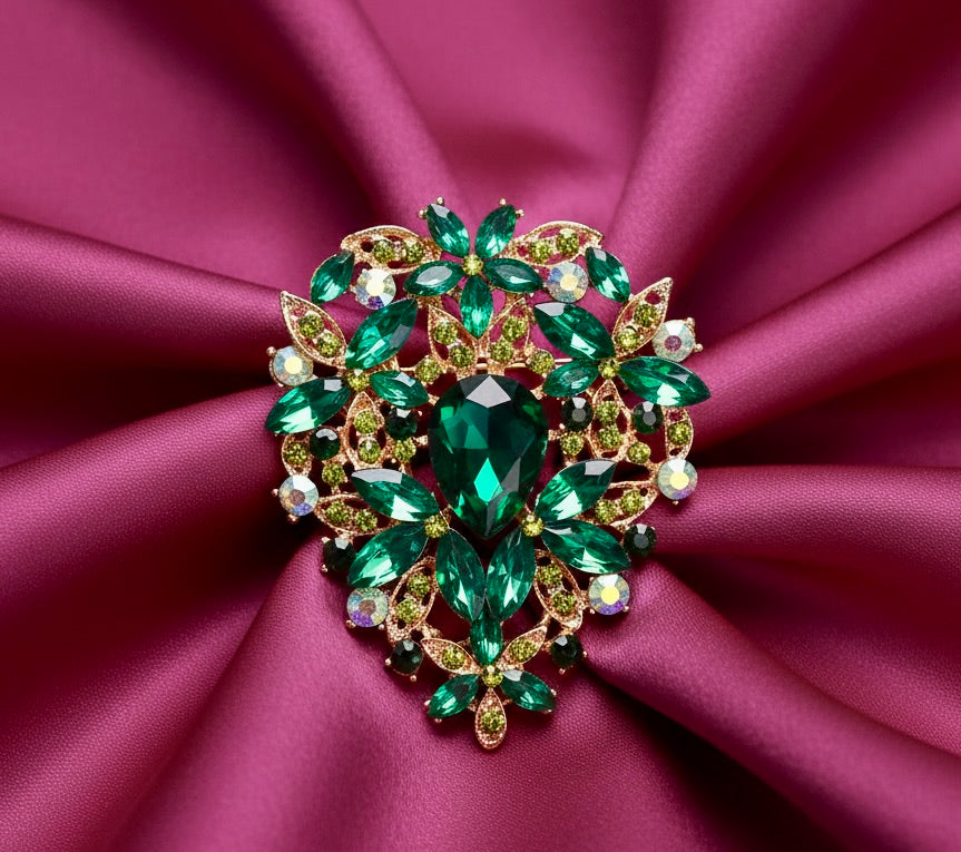 Brooches & Pins – Vintage & Contemporary Designs