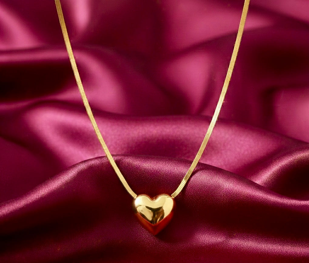 Necklaces & Pendants – Layered & Minimalist Styles